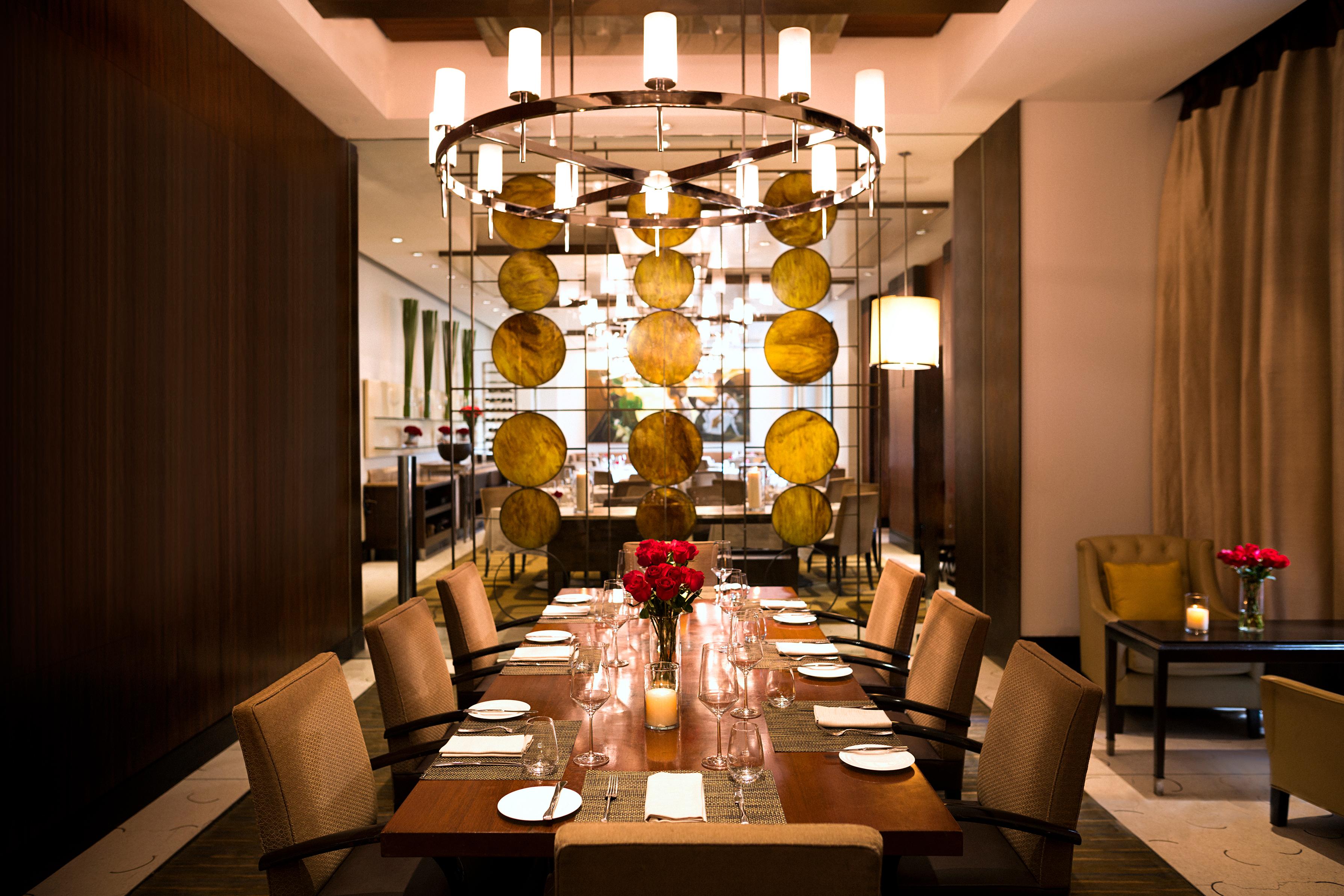 Anantara Siam Bangkok Hotel Kültér fotó The dining room at the Mandarin Oriental, Dubai