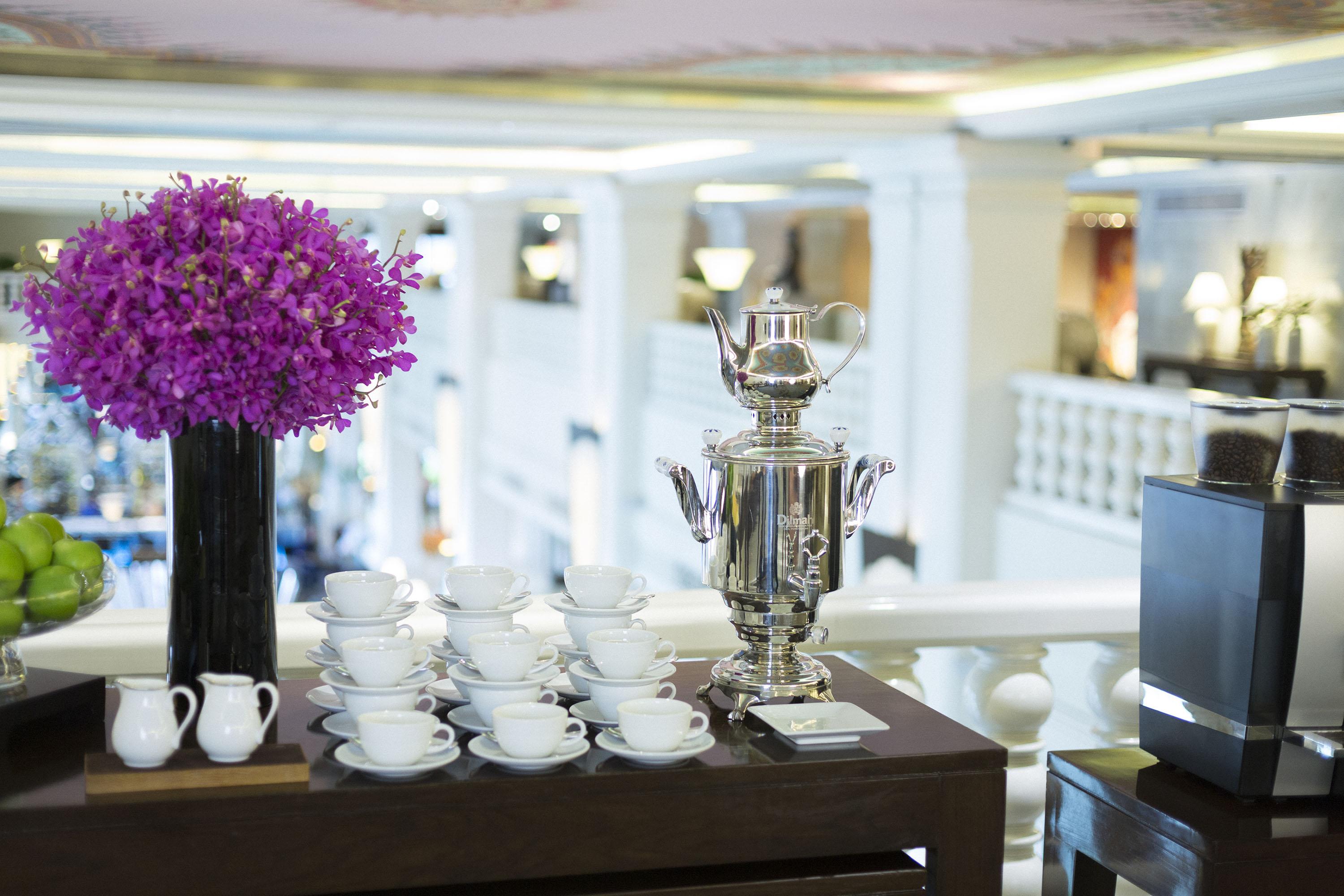 Anantara Siam Bangkok Hotel Kültér fotó A samovar