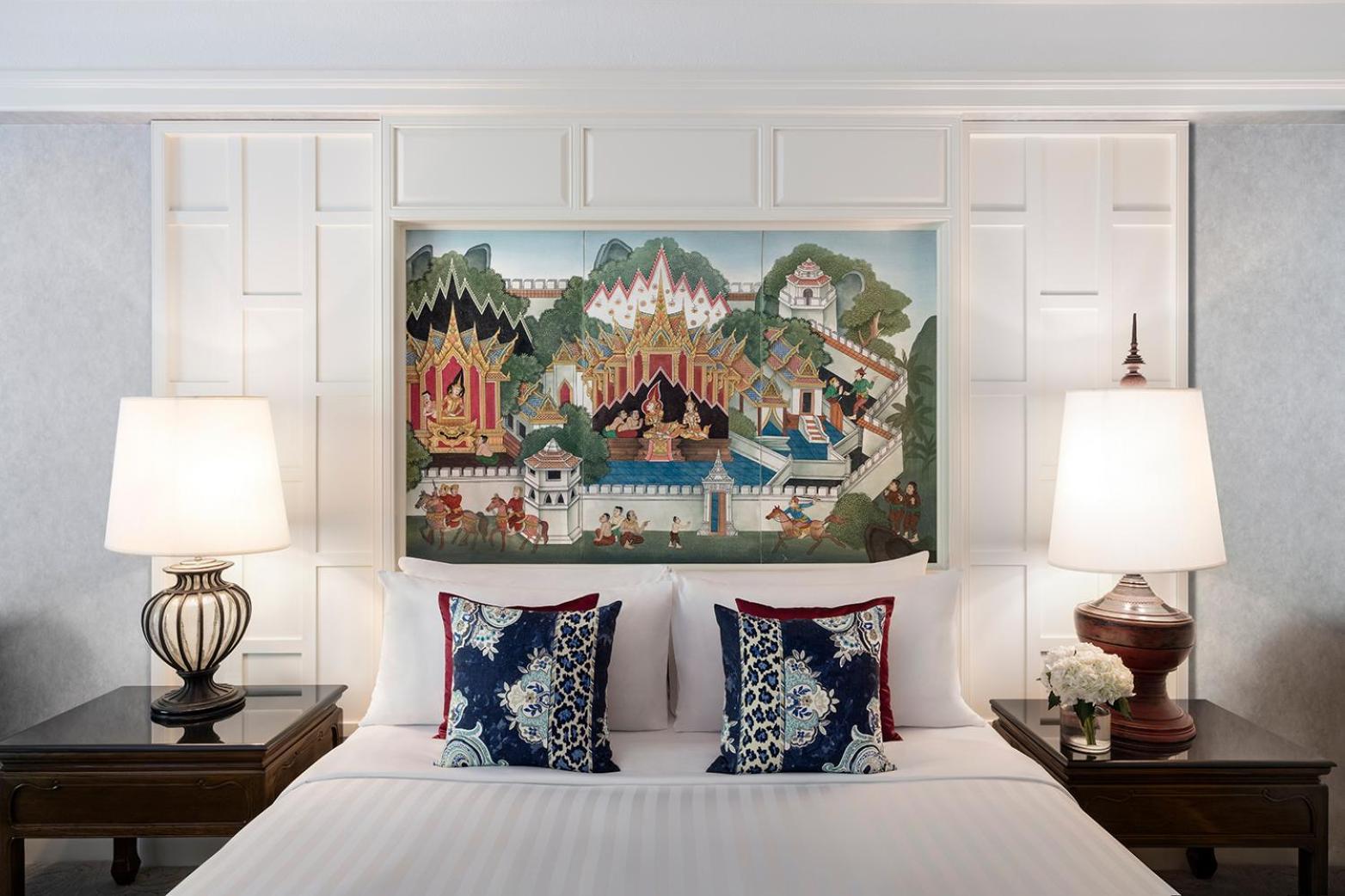 Anantara Siam Bangkok Hotel Kültér fotó A bedroom at The Peninsula Bangkok
